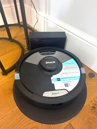 Shark matrix plus 1 robot - shark, 2-in-1